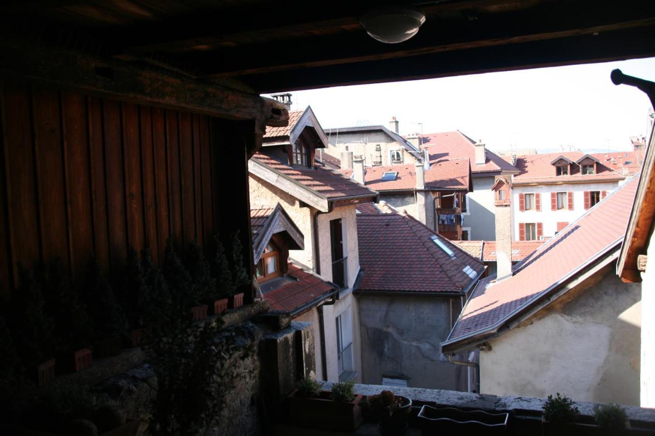 Nid Douillet Bed & Breakfast Annecy Bagian luar foto