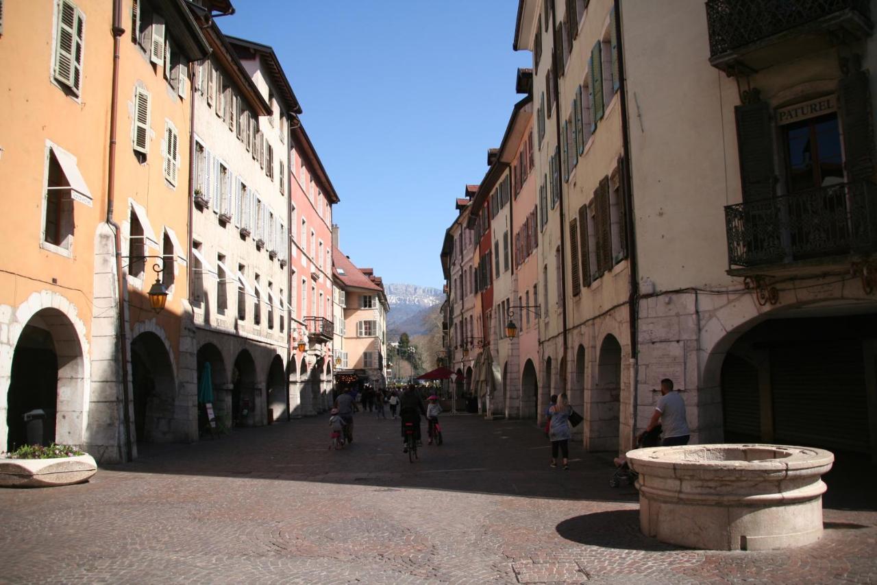 Nid Douillet Bed & Breakfast Annecy Bagian luar foto