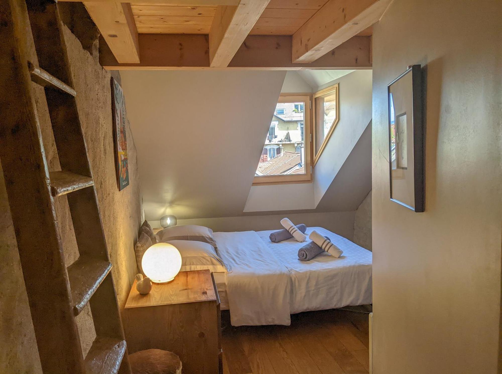 Nid Douillet Bed & Breakfast Annecy Bagian luar foto