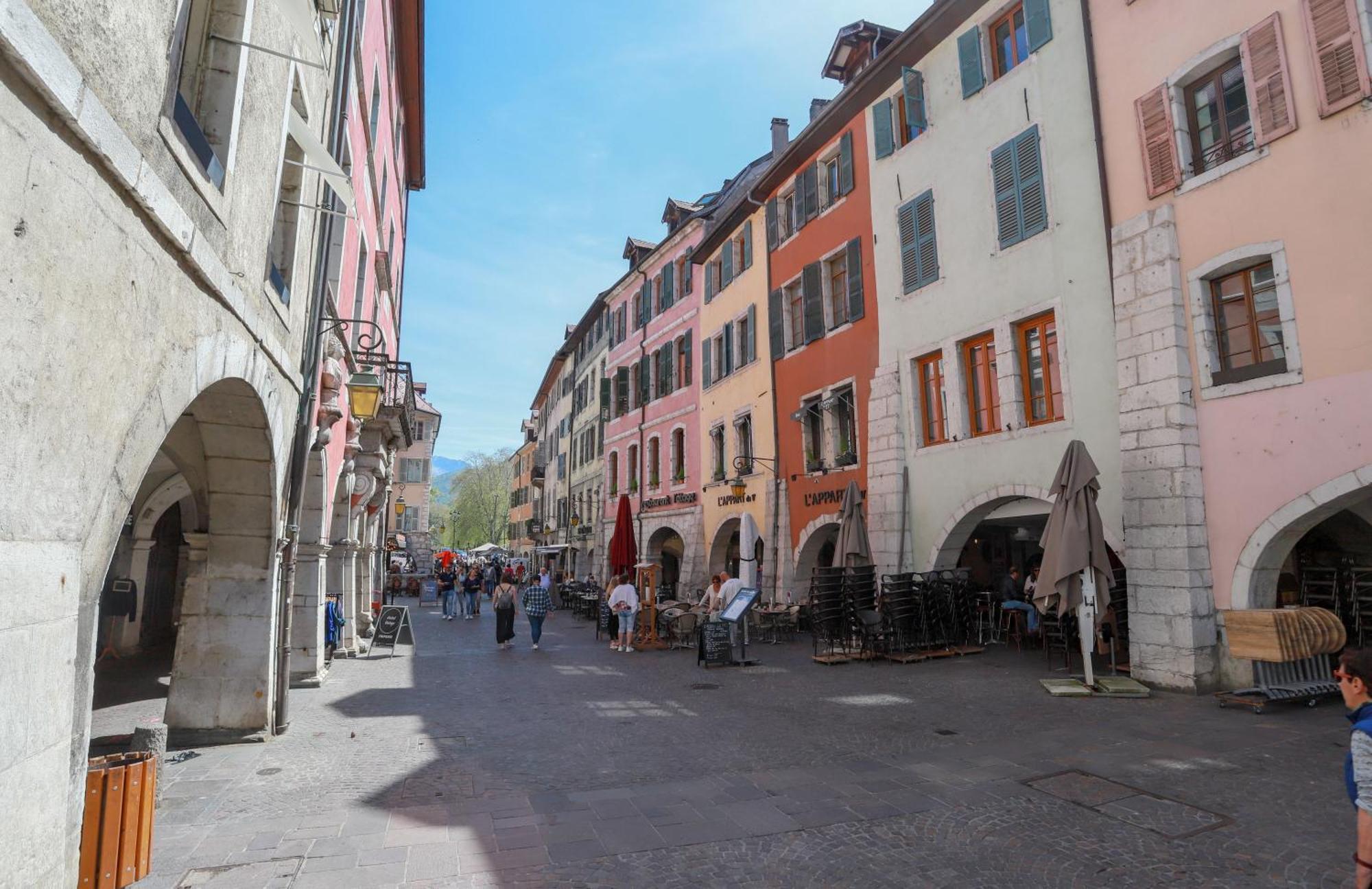 Nid Douillet Bed & Breakfast Annecy Bagian luar foto